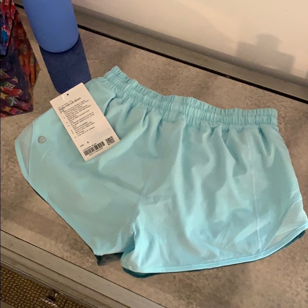 Blue Glow Lululemon Hotty hot Shorts 2.5